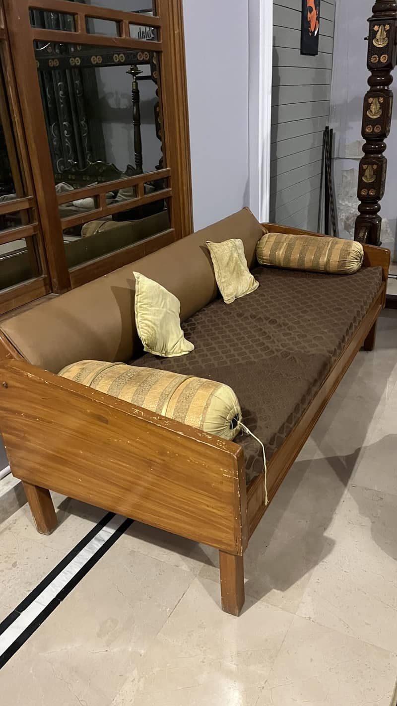 5 seater sofa 0