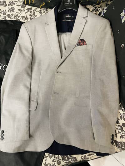 Royal Tag 2 piece suit Just 3 hrs wear