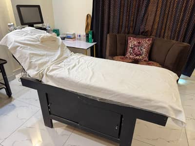 Facial bed