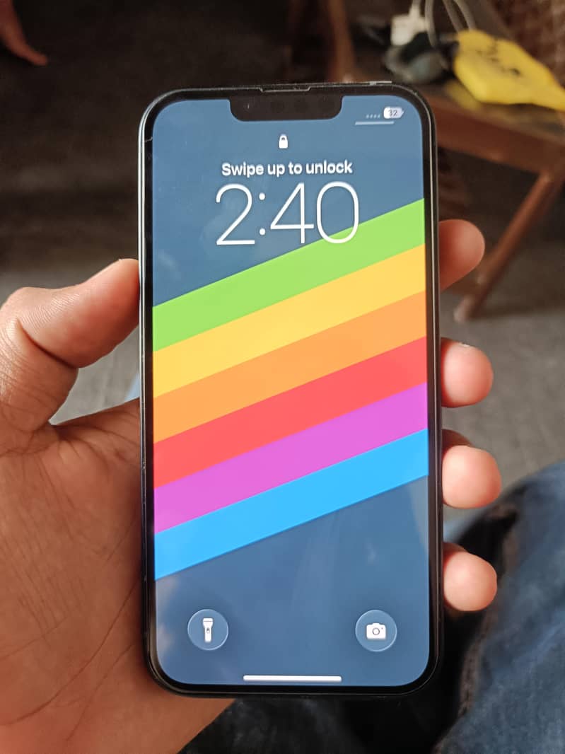 Apple iPhone 13 0