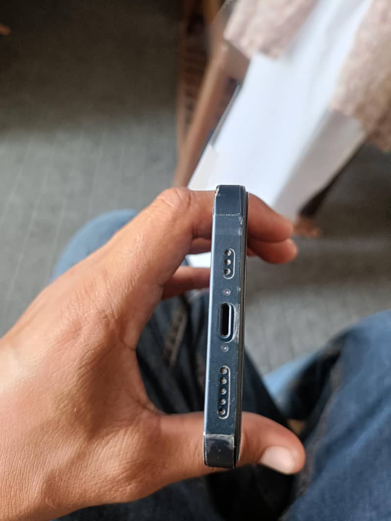 Apple iPhone 13 3
