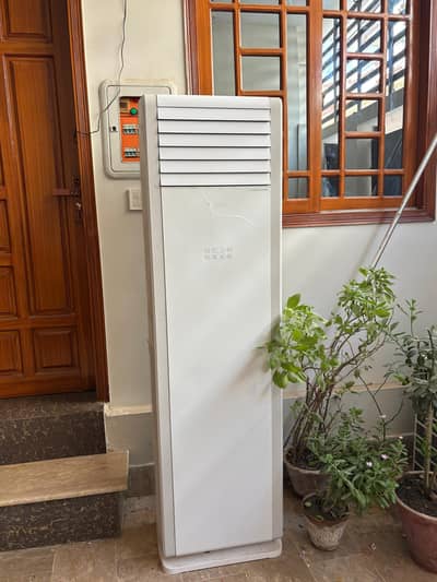 Gree 2 Ton Inverter AC – Heat & Cool – AA+ – Good Working Condition