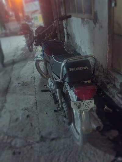 bike all ok adi sirf iski book Hai argent sell