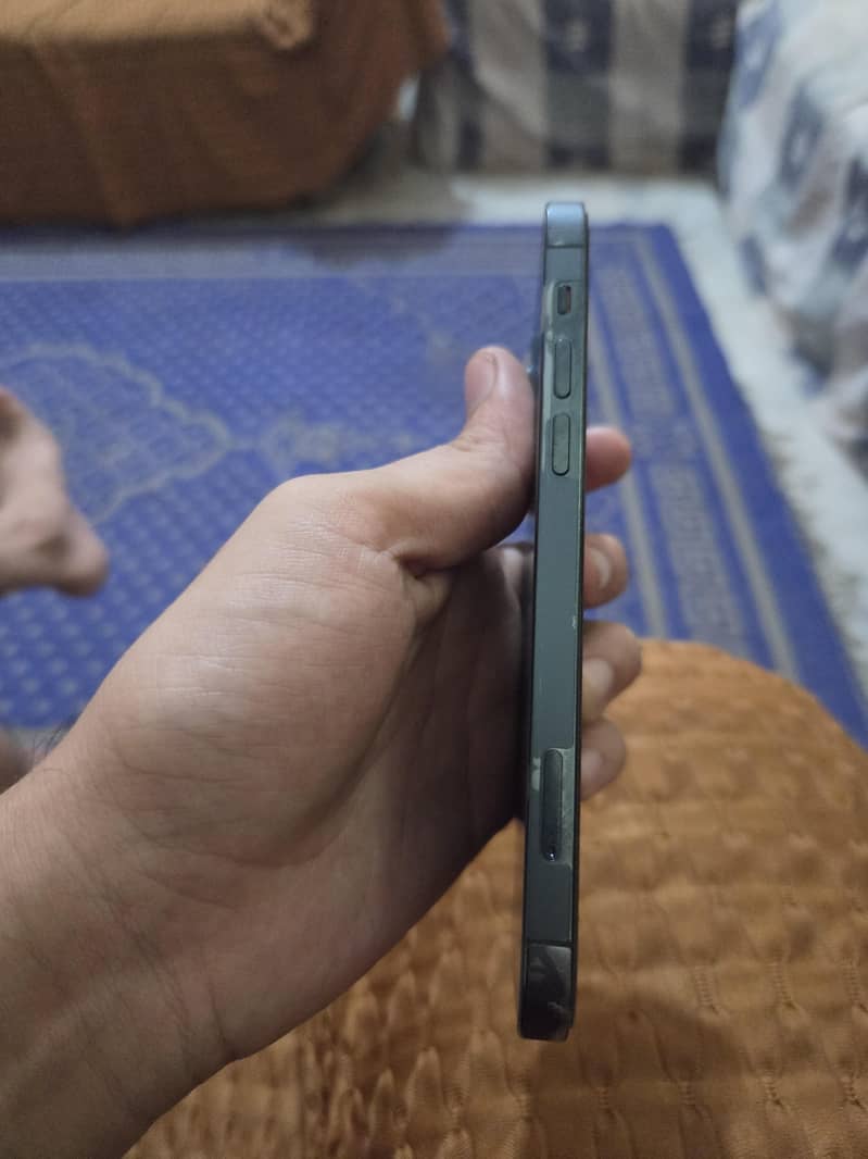 Apple iPhone 12 Pro 2