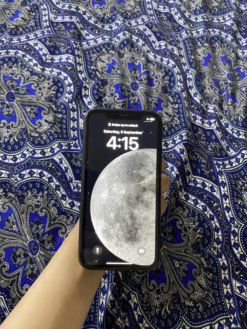 Apple iPhone 11 0
