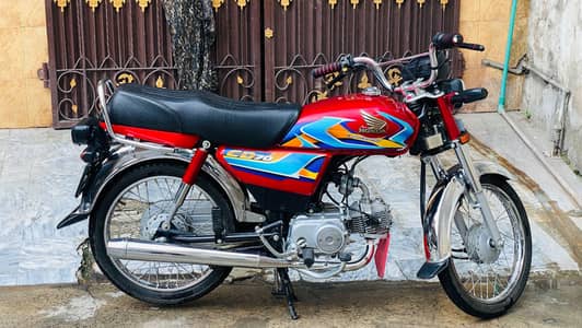 HONDA CD 70 RED 2025/2026