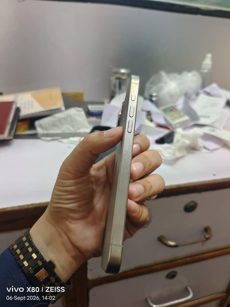 Apple iPhone 15 Pro Max 0