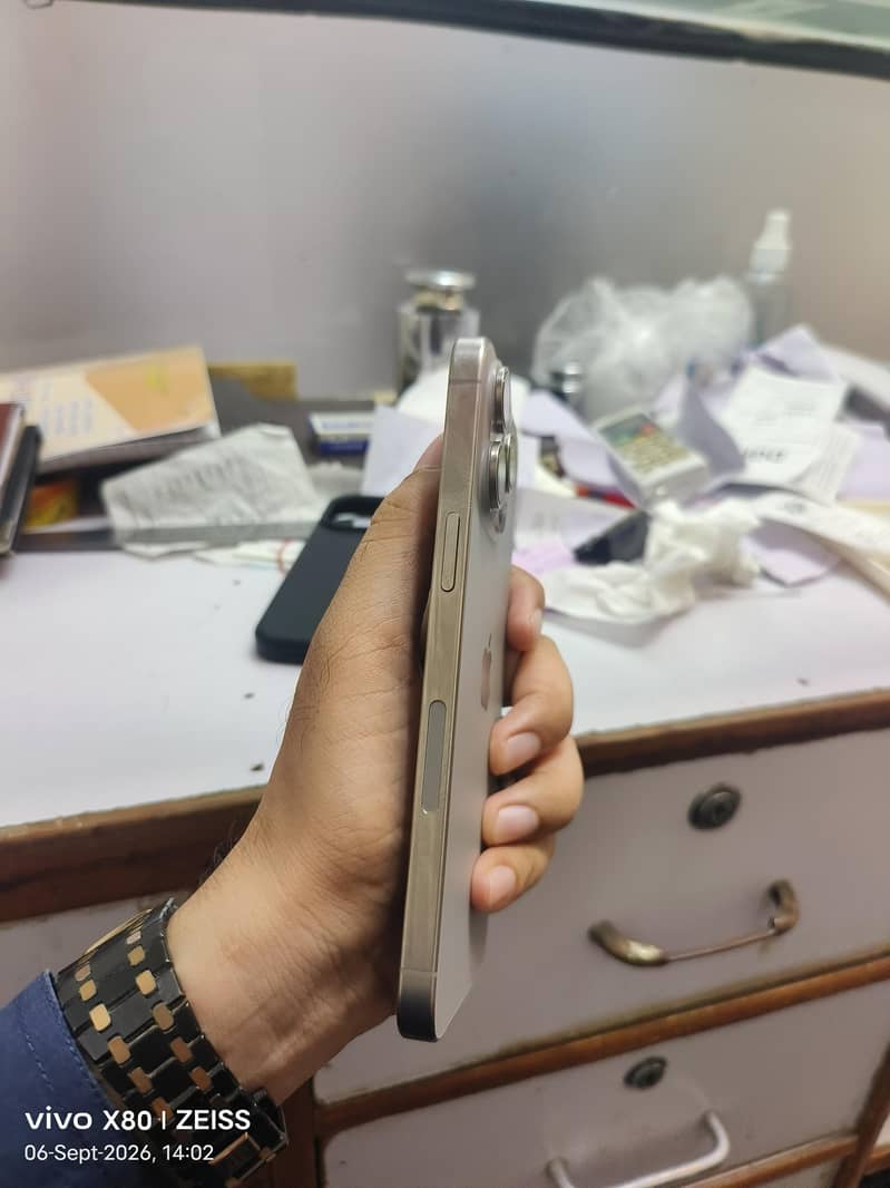Apple iPhone 15 Pro Max 2