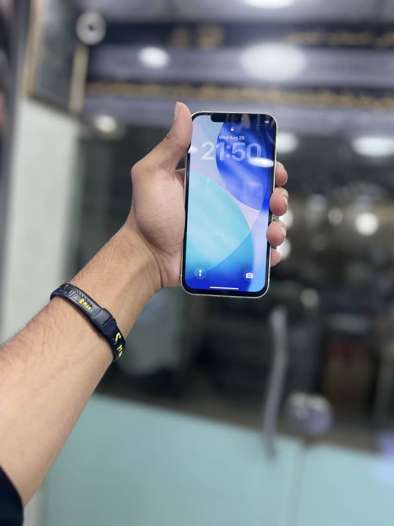 Apple iPhone 12 4