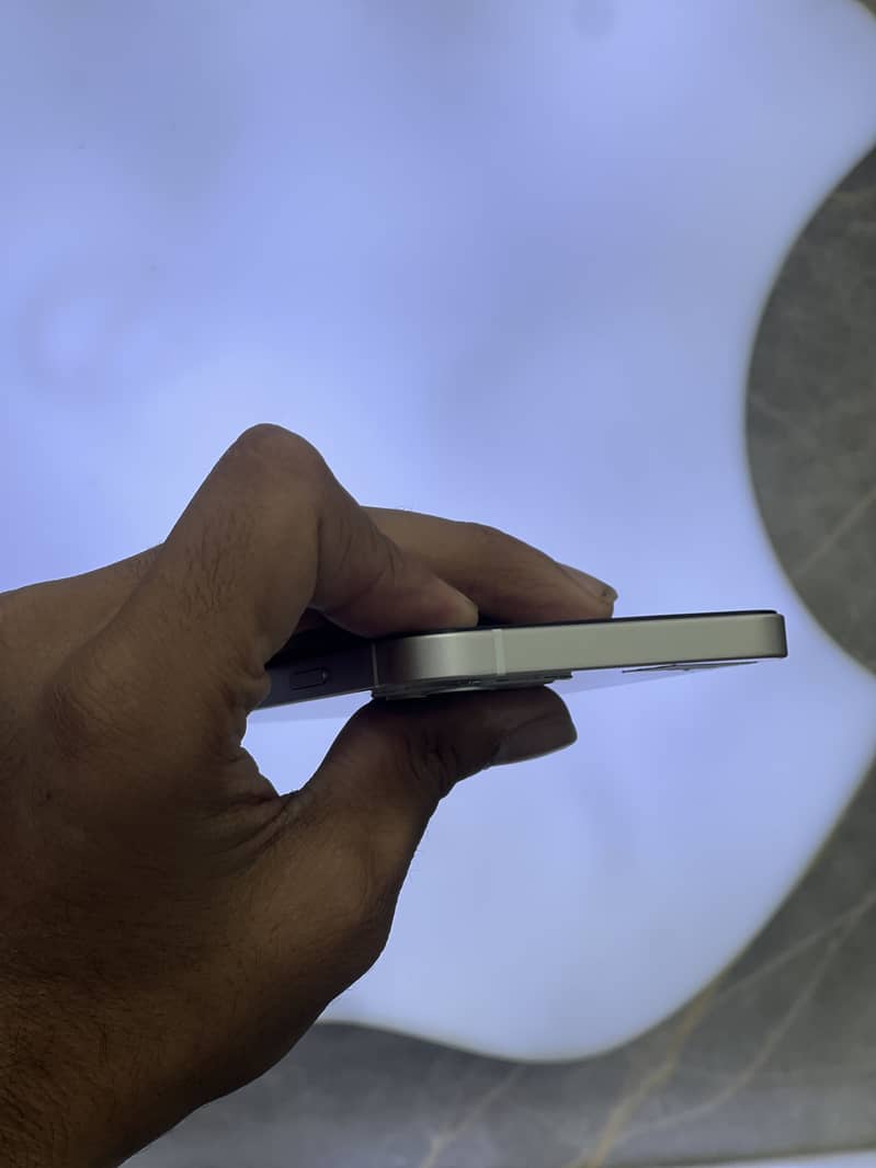 Apple iPhone 12 10