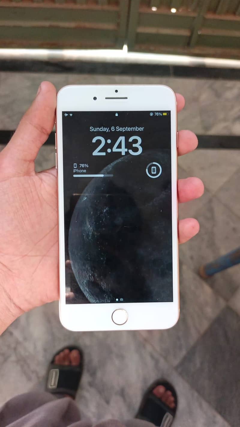 Apple iPhone 8 Plus 1
