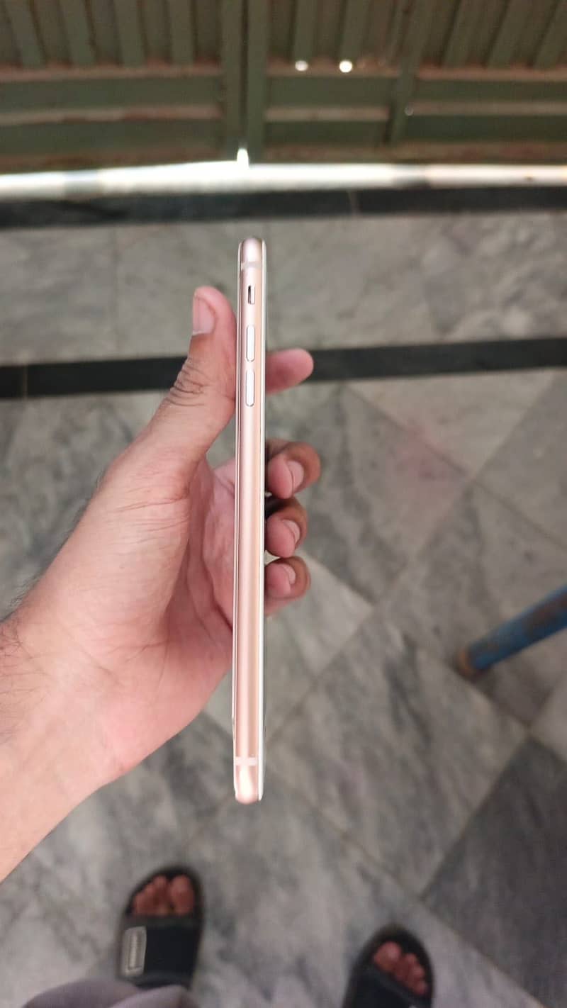 Apple iPhone 8 Plus 2