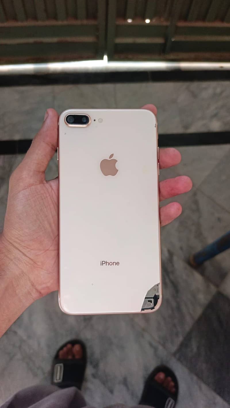 Apple iPhone 8 Plus 4