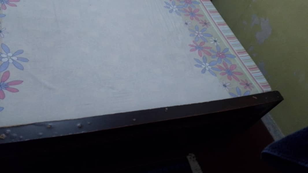 bad 2 side table and dressing 4