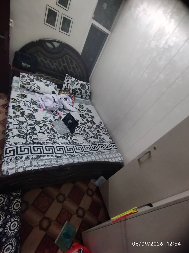 Double bed with dressing table only 2