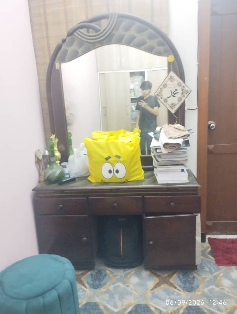 Double bed with dressing table only 9