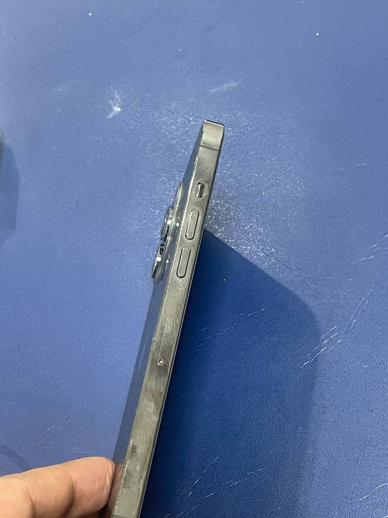 Iphone 12 pro max 3