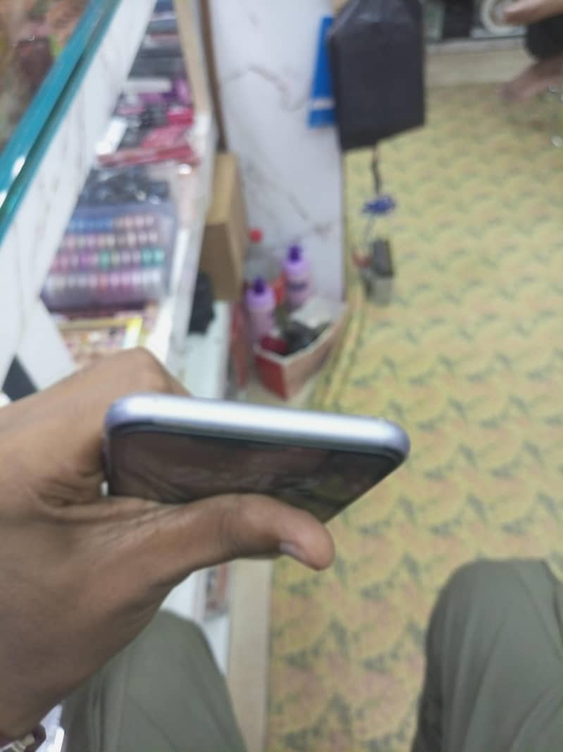 Apple iPhone 11 5