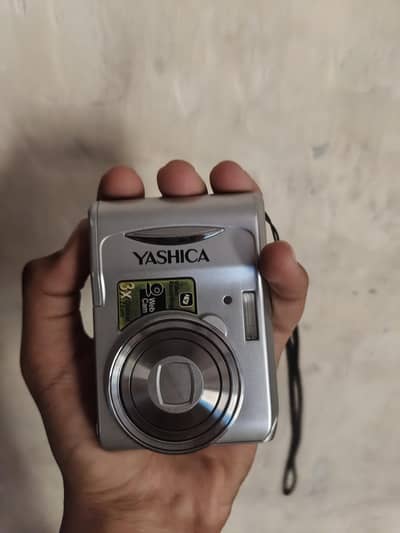 Brand name yashica