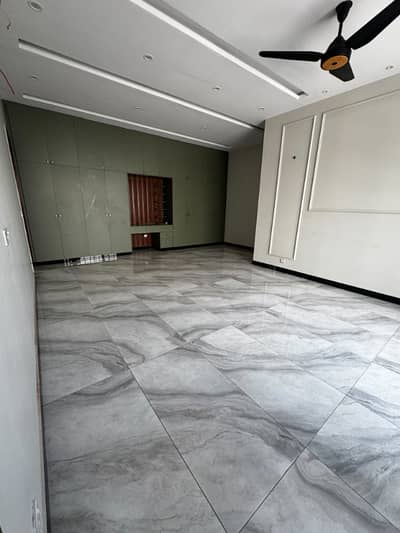 IEP Town 1 Kanal Upper Portion For Rent Luxury