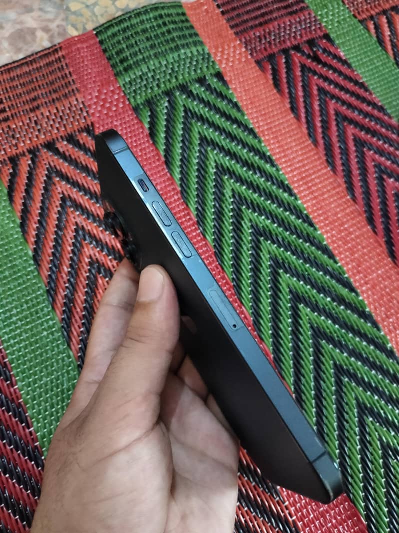 Apple iPhone 12 Pro Max 3