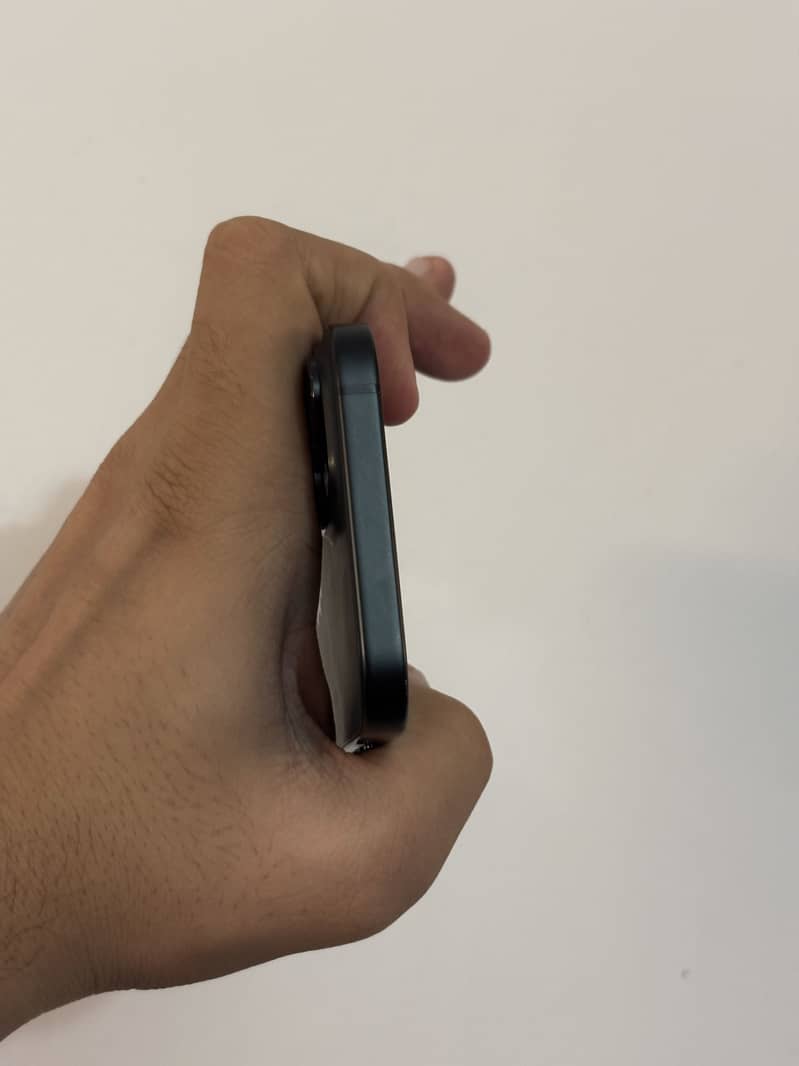 Apple iPhone 15 2
