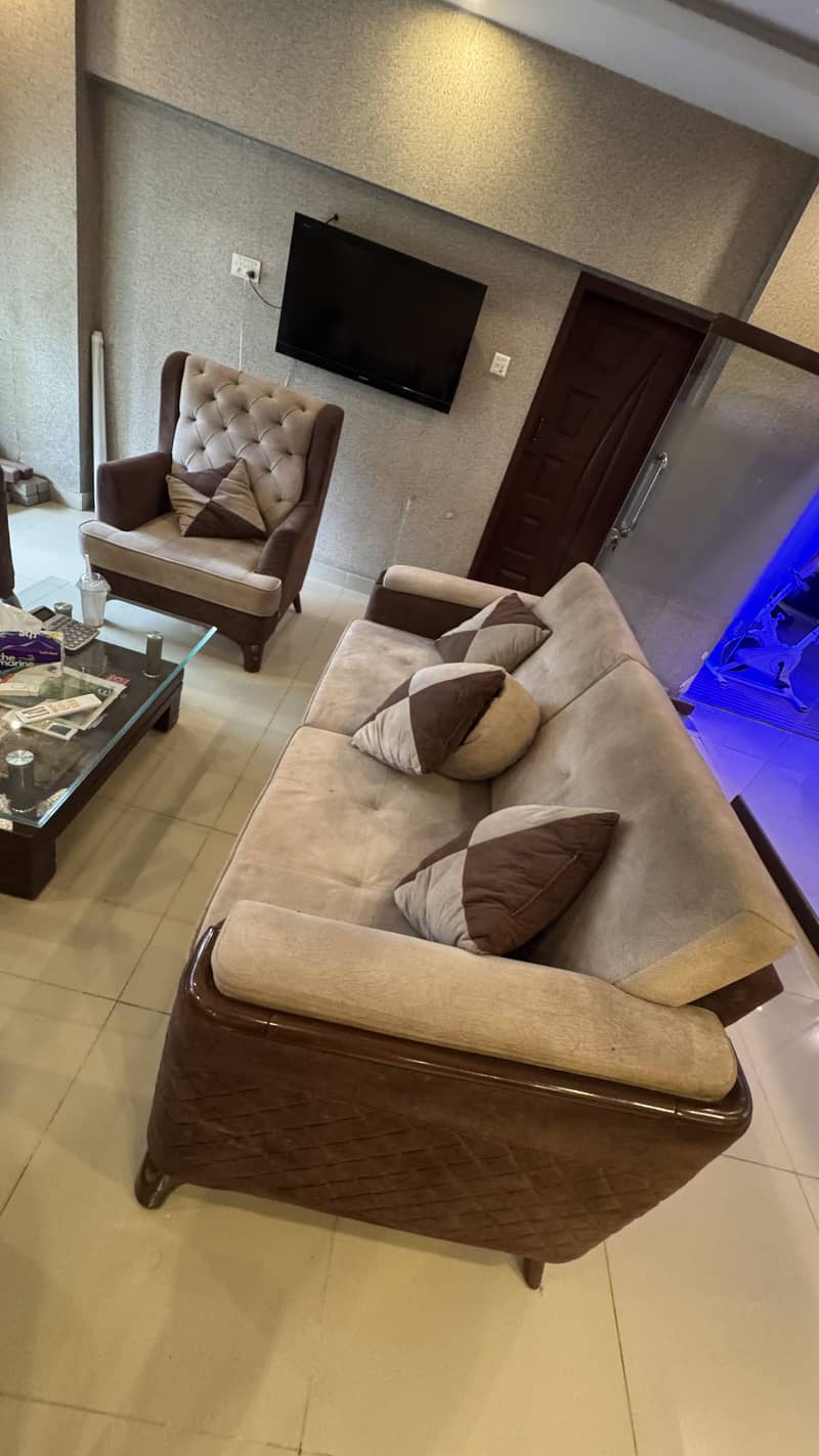 Only sofa set 1