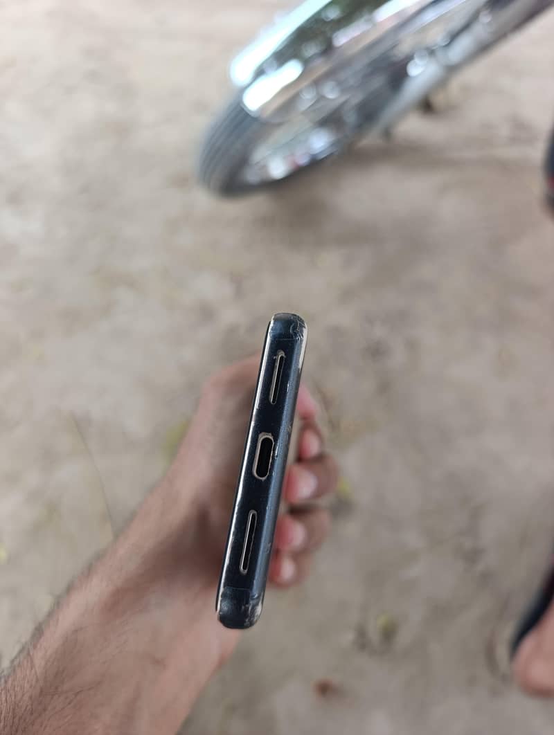 Google Pixel 8 4