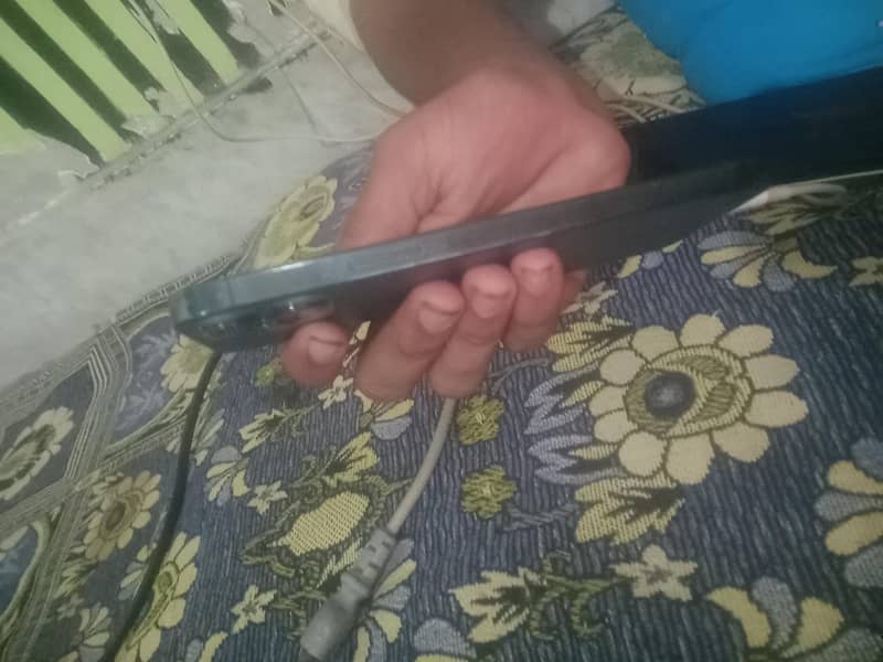 Apple iPhone 12 Pro Max 3