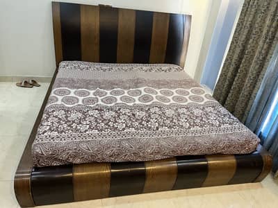 Lowheight Wooden king size bed+king size spring mattress+2 side tables