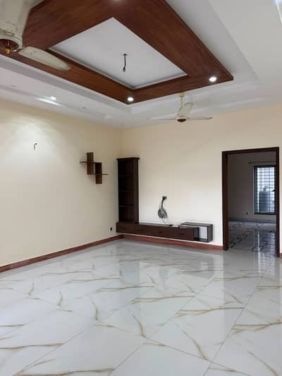 10 Marla Lower Portion Available For Rent