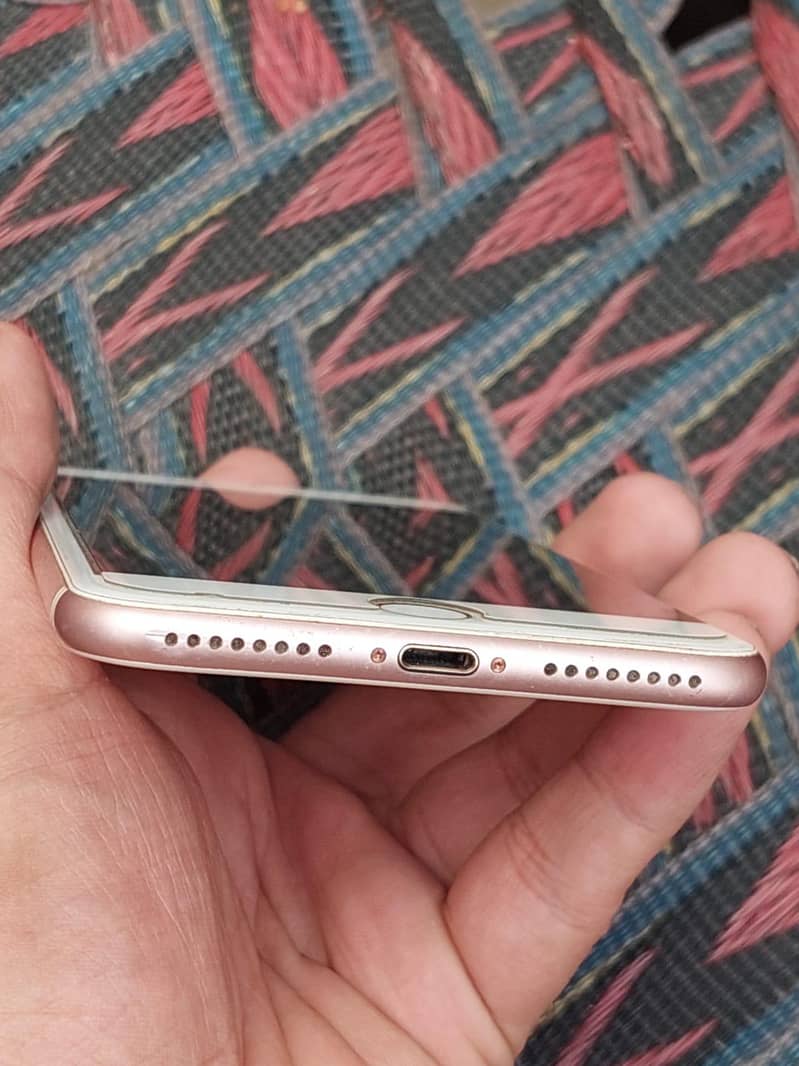 Apple iPhone 7 Plus 2