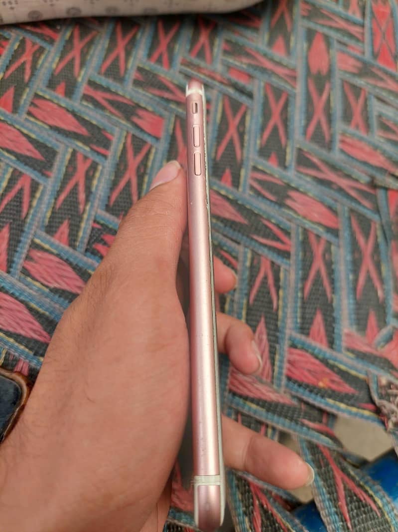Apple iPhone 7 Plus 4