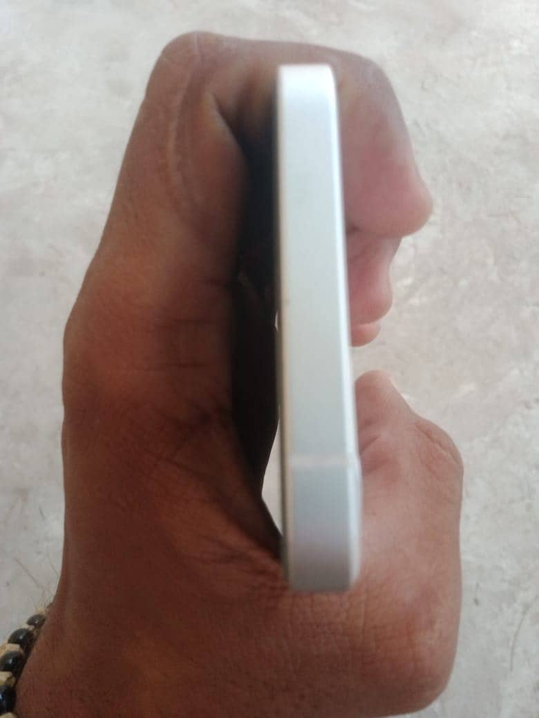 Apple iPhone 12 1