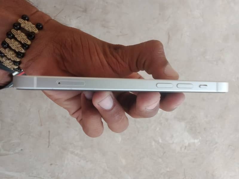 Apple iPhone 12 2