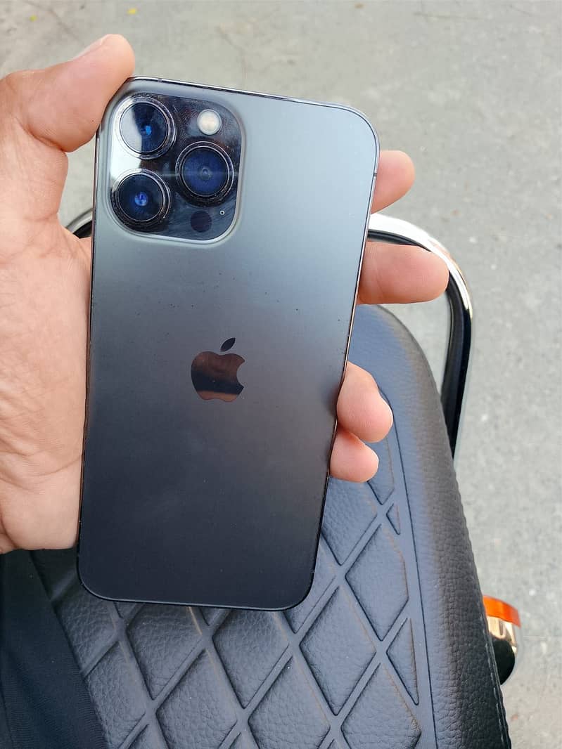 Apple iPhone 13 Pro Max 2