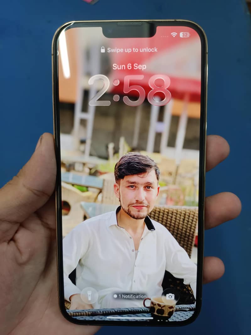 Apple iPhone 13 Pro Max 1