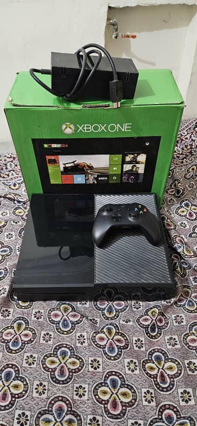 xbox one with box+all accessories