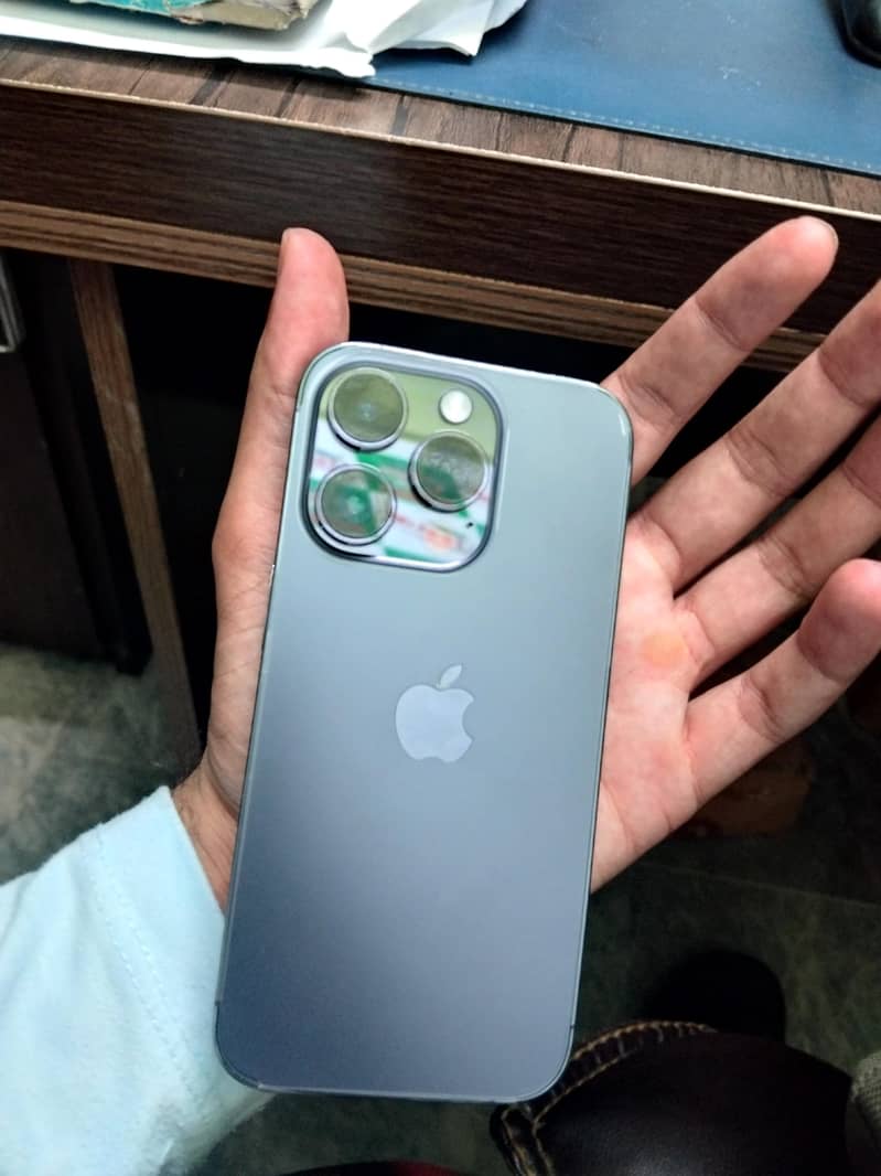 Apple iPhone 14 Pro 0