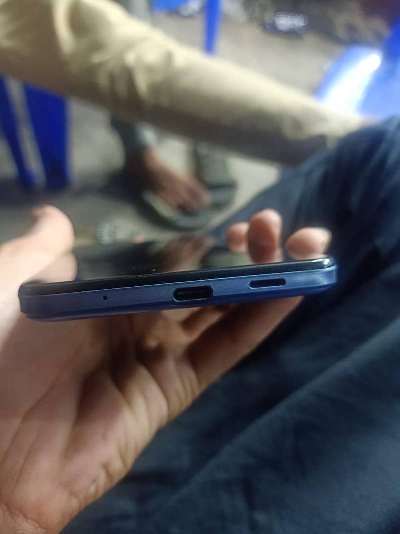 Sharp Aquos Zero 5
