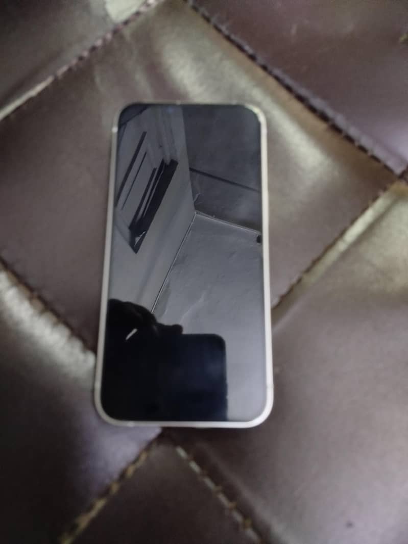 Apple iPhone 13 2