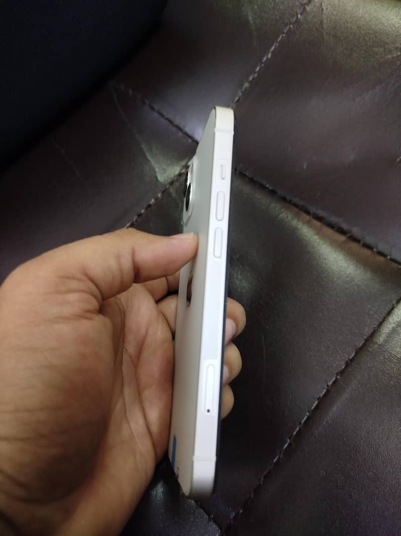 Apple iPhone 13 3