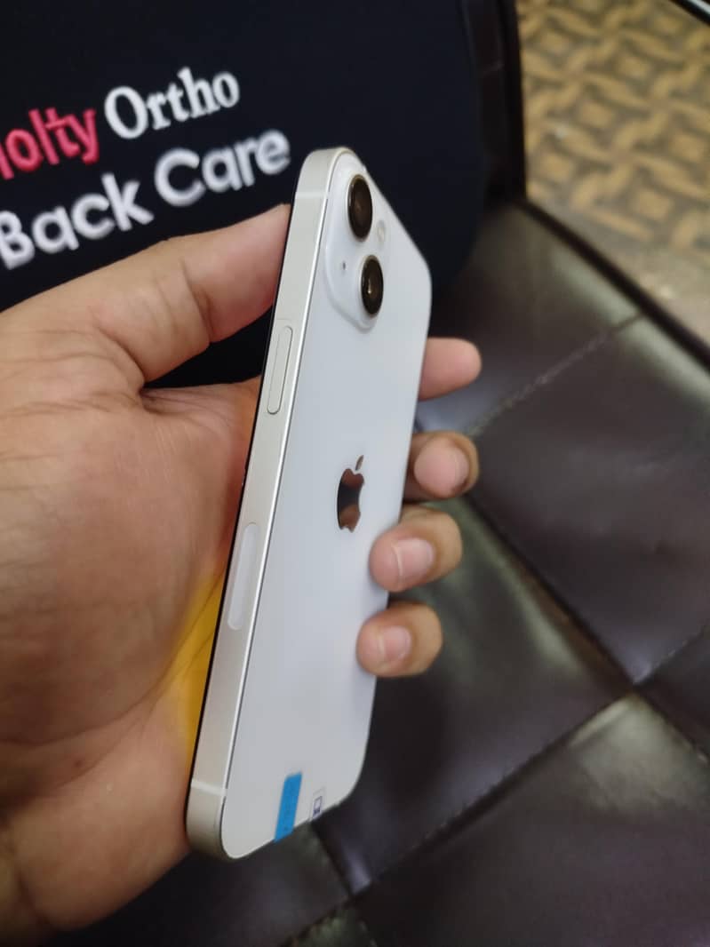 Apple iPhone 13 6