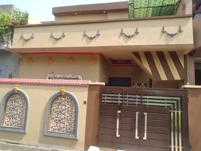 5 marla double story house in the heart of Lahore Valencia Town