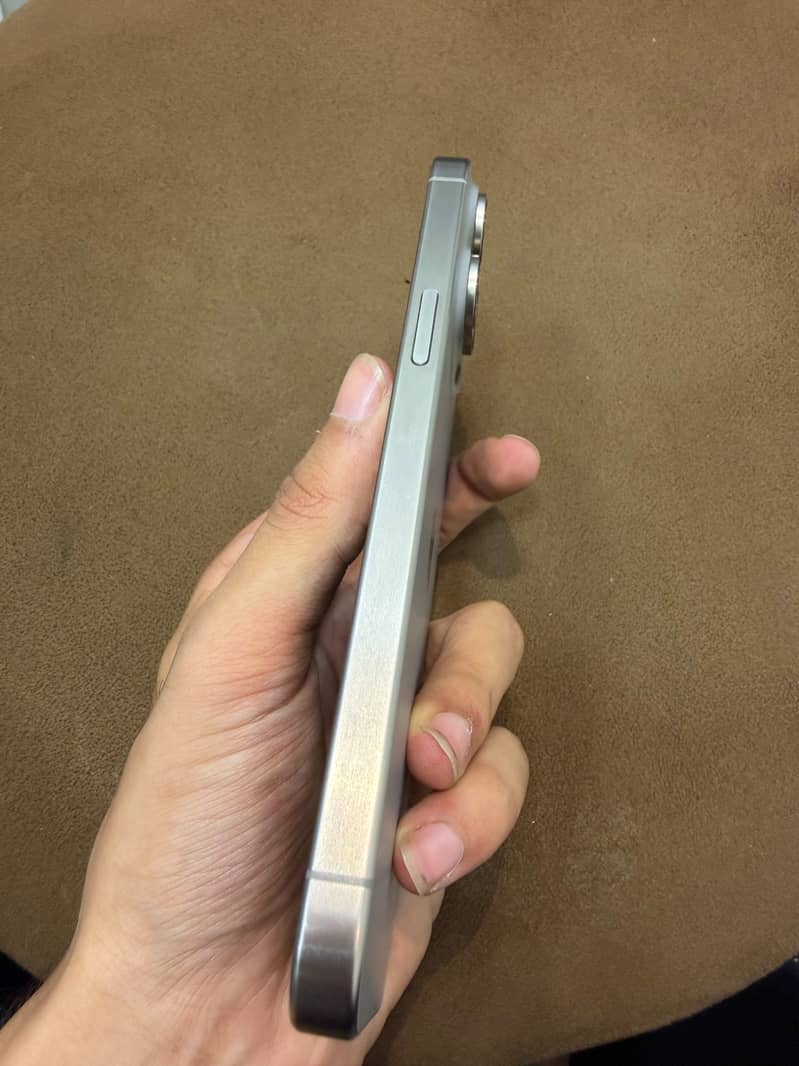 Apple iPhone 15 Pro Max 1