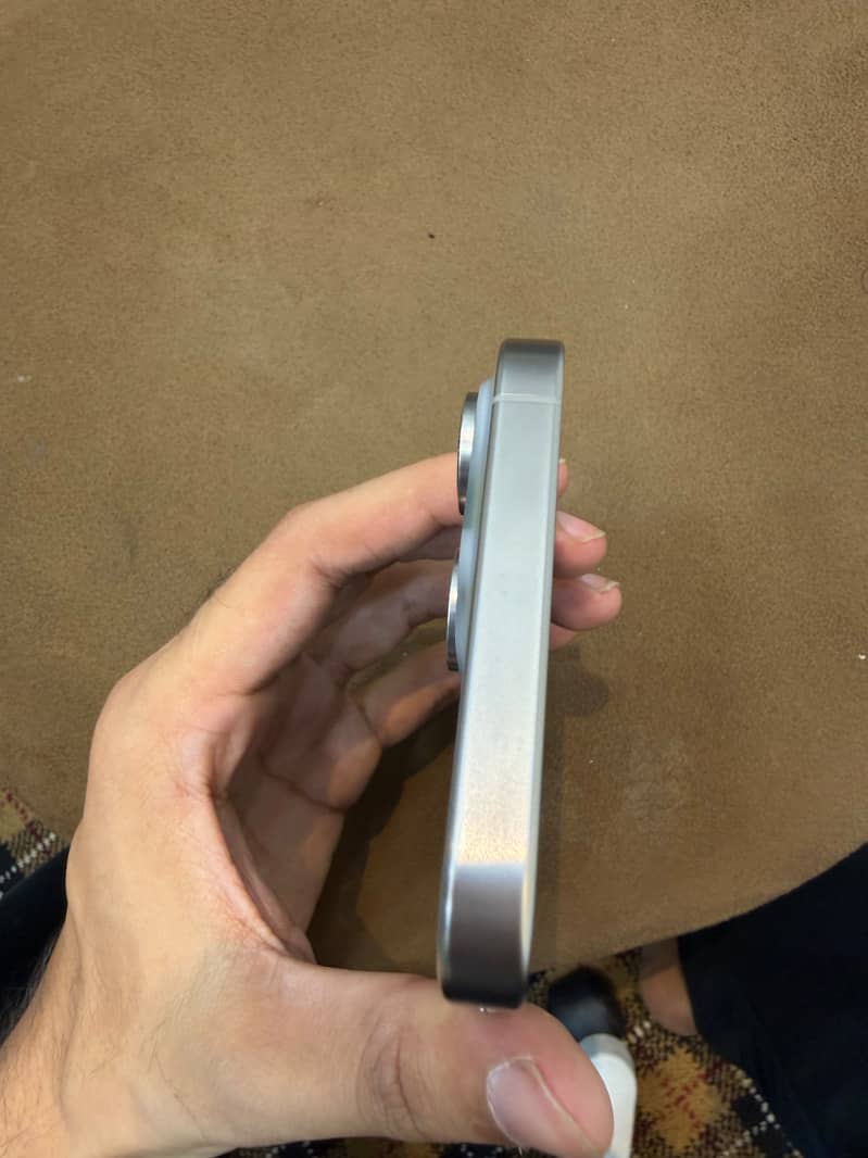 Apple iPhone 15 Pro Max 3