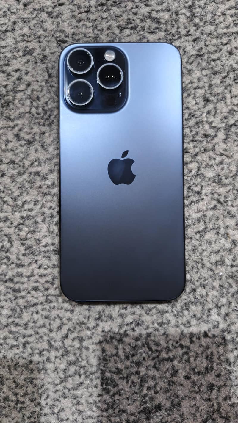 Apple iPhone 15 Pro Max 0