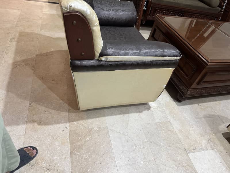 Sofa  for sell 8