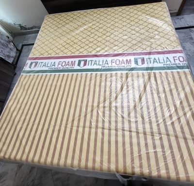 King Size Italia Foam Mattress – Excellent Condition