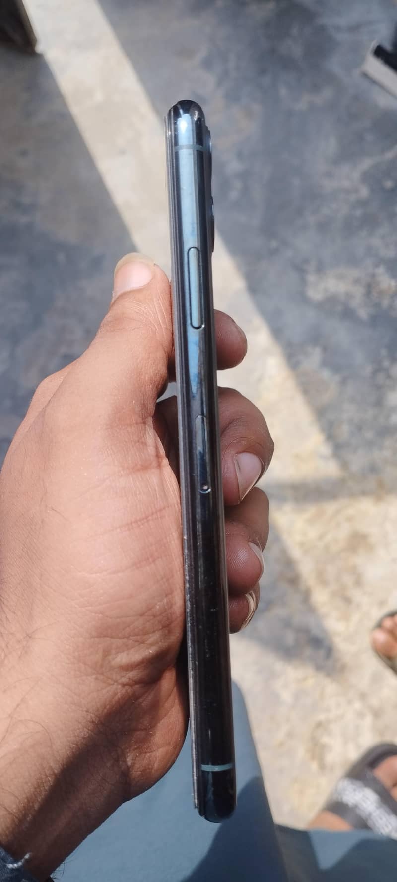 Apple iPhone 11 Pro Max 0